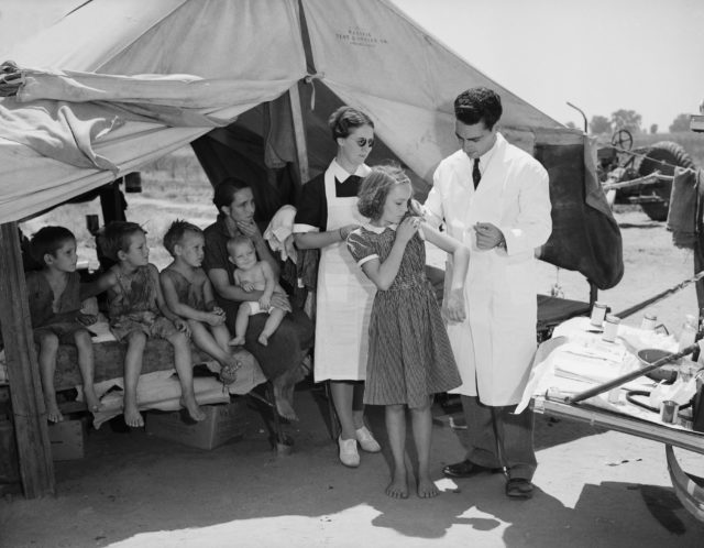 1939 vaccination scene