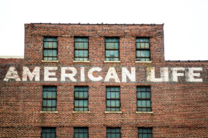 "American Life" by Thomas Hawk is licensed under CC BY-NC 2.0