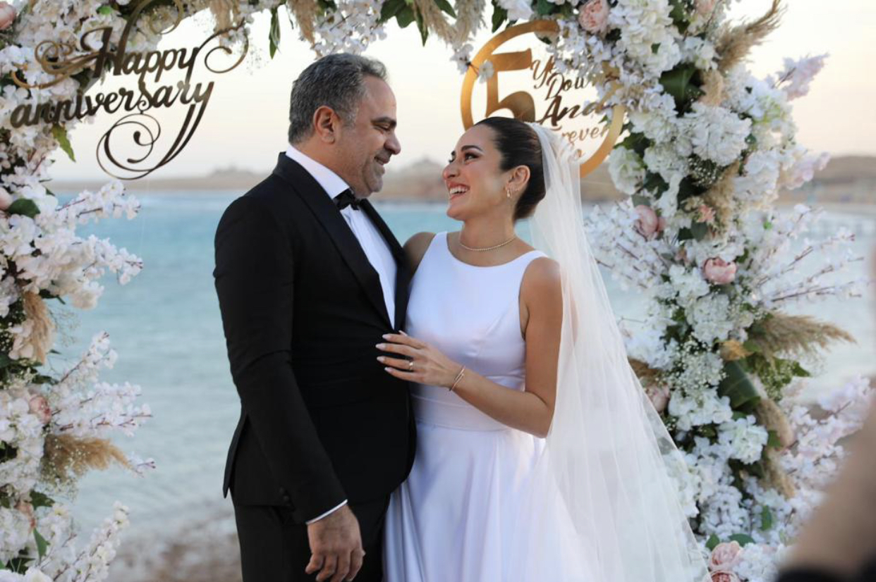 Figure 2: Nadine (Amina Khalil) and Adam (Mohamed Shahin) celebrating their 5th wedding anniversary 