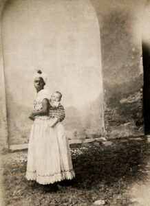 “A black woman with white child on her back,” Bahia, 1860; Public domain images sourced from the collection of Leibniz-Institut fuer Laenderkunde, Leipzig/ Instituto Moreira Salles.