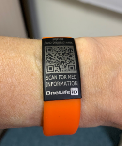 Medical wristband with QR code